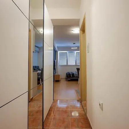 Апартаменти Fenix Flat