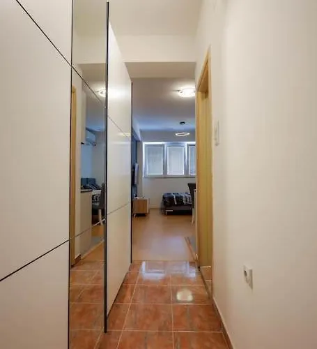 Апартаменти Fenix Flat